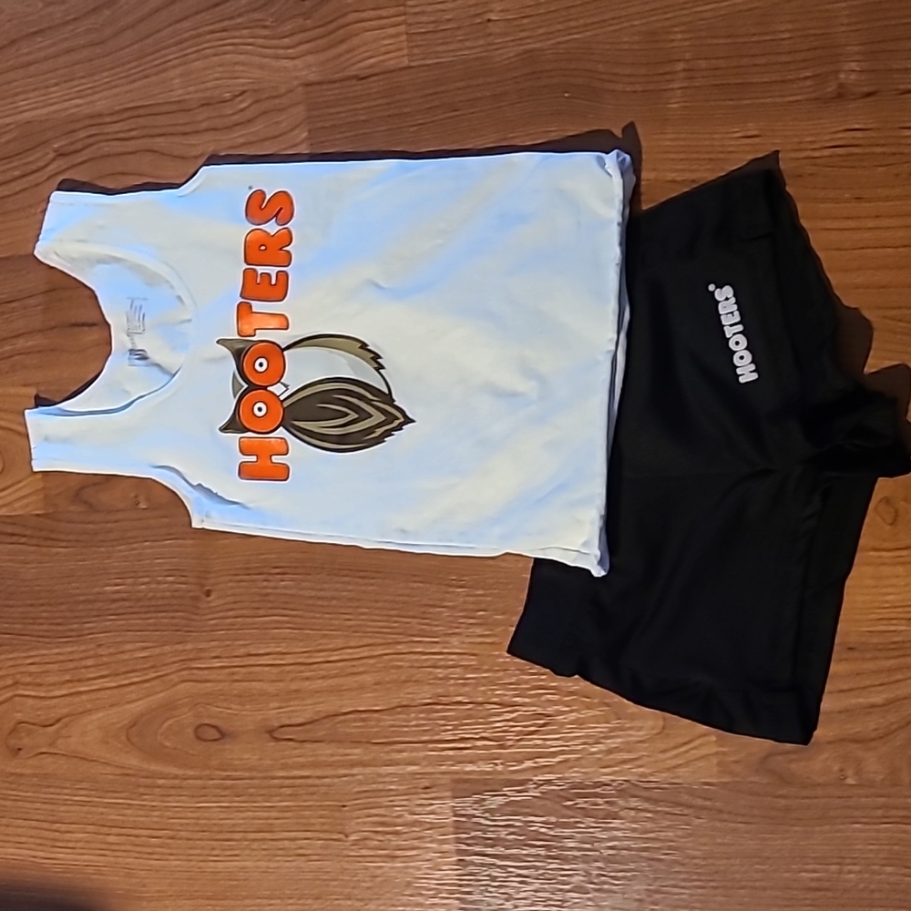 Hooter's uniform set top xxs and shorts xxxs